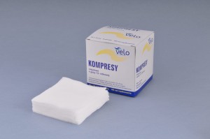 KOMPRESY NIESTERYLNE GAZOWE 17/8 7,5 x 7,5 CM A100 VELO
